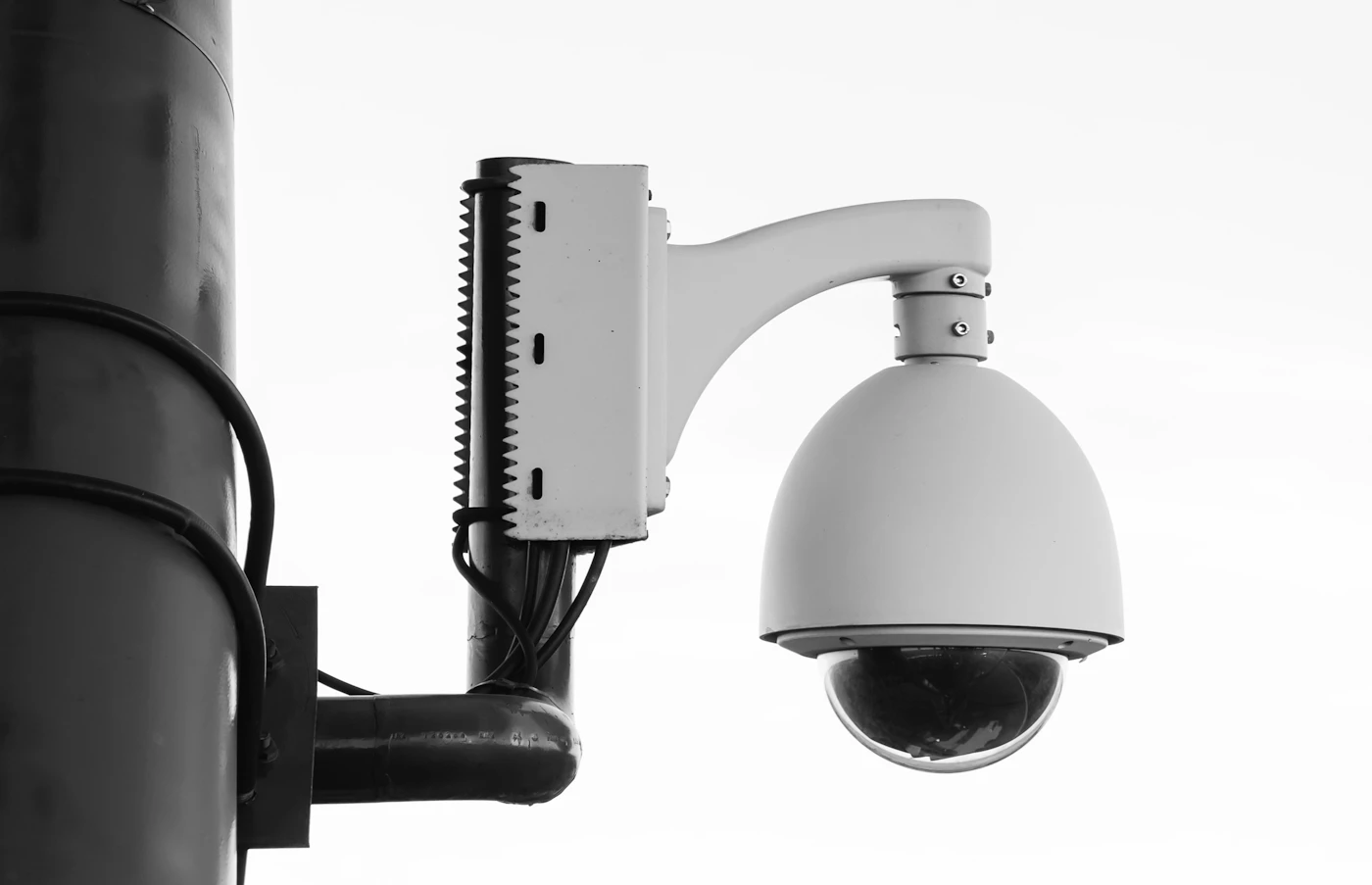 Wired vs. Wireless Security Cameras: Why Wired Is the Safer Choice for Albuquerque Businesses
